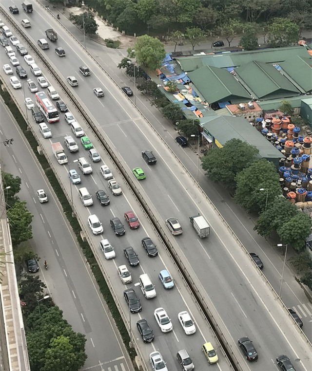 ha noi: duong tren cao huong vao noi thanh un tac nghiem trong hinh anh 3