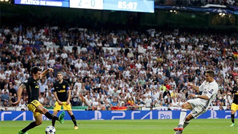 Ronaldo hoàn tất cú hat-trick