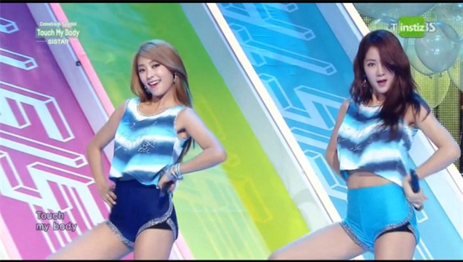 mac do dien nhu di boi, my nhan khien khan gia do mat hinh anh 5