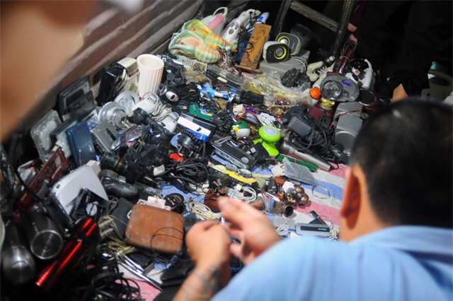 chợ, khu chợ độc đáo, chợ đá quý, chợ côn trùng,