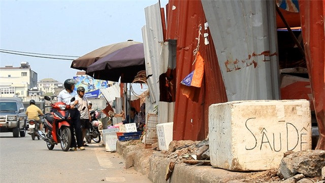 chợ, khu chợ độc đáo, chợ đá quý, chợ côn trùng,