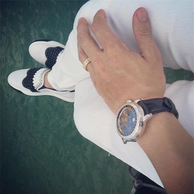 Minh Nhựa, đồng hồ, siêu xe, xe siêu sang