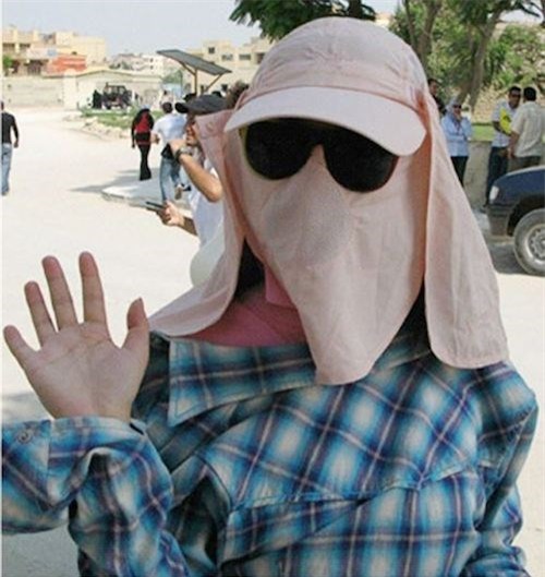 1001 cách chống nắng kinh dị của chị em khiến anh em bàng hoàng - Ảnh 11.