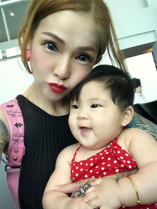 co gai tung bi nha chong khong cho cuoi, nho de con dep nhu thien than ma doi doi - 9