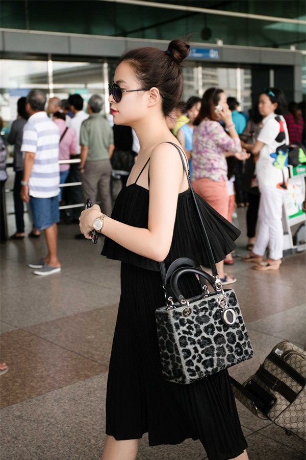 khong ngo hoang thuy linh cung giau khong kem bat ky dai gia nao hinh anh 13