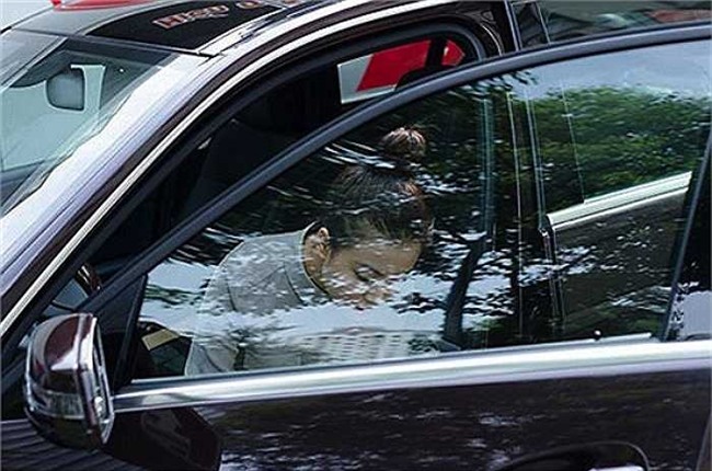 khong ngo hoang thuy linh cung giau khong kem bat ky dai gia nao hinh anh 3