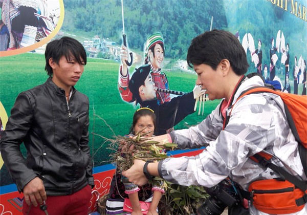 ngam khu ban hoa lan doc dao o cho phien bac ha hinh anh 8