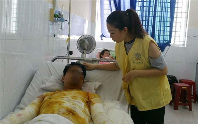 Sài Gòn, xe BMW bốc cháy, BMW cháy ở Sài Gòn, tài xế nguy kịch