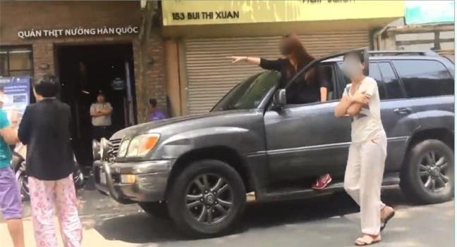 Vụ cô gái đi xe Lexus lớn tiếng cãi cọ sau va chạm với xe Morning: Anh ta không phải là sếp cũ của tôi như dân mạng đồn - Ảnh 3.