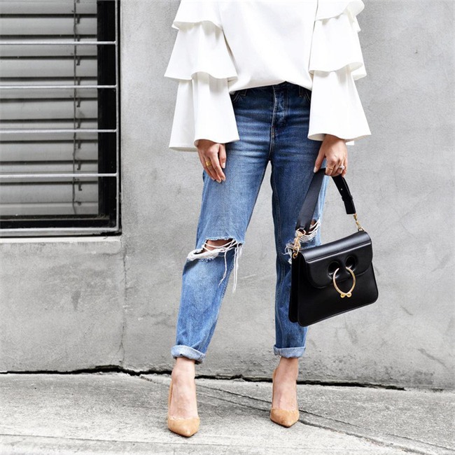 Có bao giờ bạn nghĩ quần jeans với giày cao gót lại hợp gu thế này? - Ảnh 19.