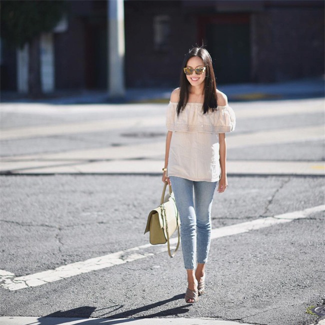 Có bao giờ bạn nghĩ quần jeans với giày cao gót lại hợp gu thế này? - Ảnh 4.