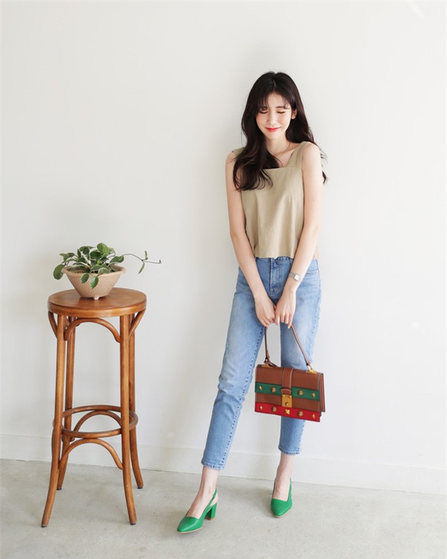 Có bao giờ bạn nghĩ quần jeans với giày cao gót lại hợp gu thế này? - Ảnh 6.