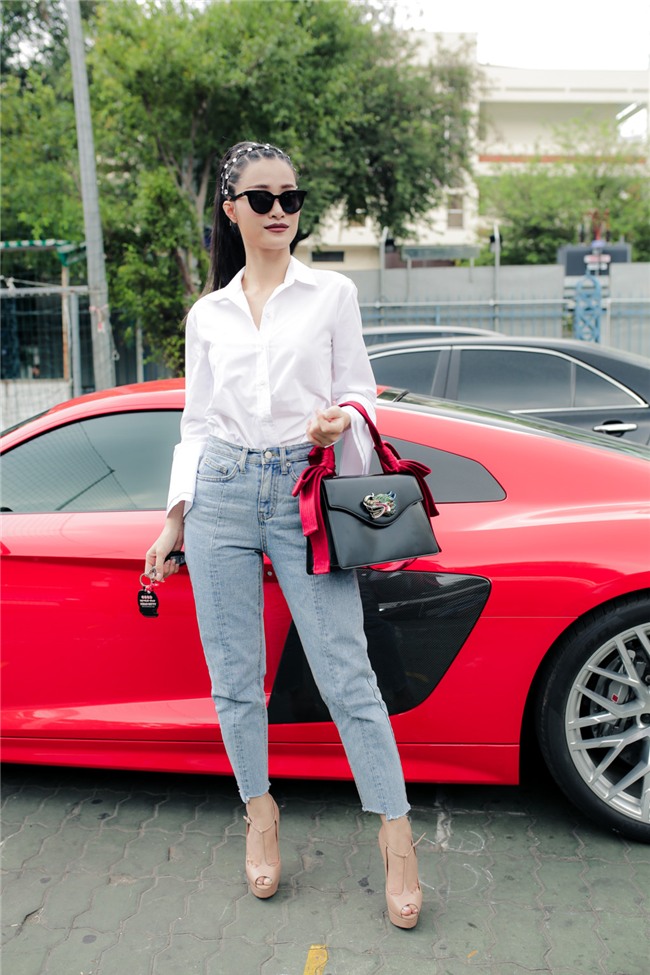 Dong Nhi lai xe hop 13 ty dong di ghi hinh The Voice hinh anh 4