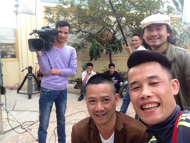 cuoc song hiep ga the nao sau qua khu day ray scandal? hinh anh 16