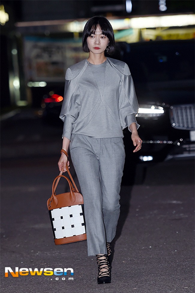 Phạm Hương, Thu Thảo, Kỳ Duyên: Hóa ra nghỉ lễ là dịp để các nàng Hậu khoe street style giản dị hết nấc! - Ảnh 15.