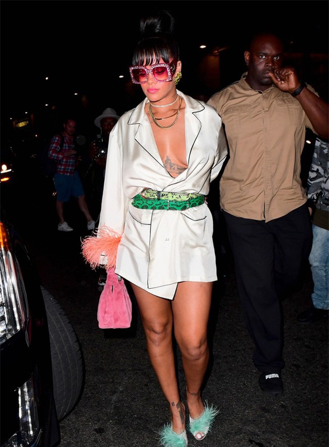 Phạm Hương, Thu Thảo, Kỳ Duyên: Hóa ra nghỉ lễ là dịp để các nàng Hậu khoe street style giản dị hết nấc! - Ảnh 18.