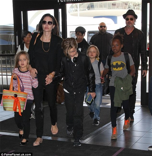 Brad Pitt đau xót thừa nhận thói nghiện ngập khiến gia đình của anh với Angelina Jolie tan vỡ - Ảnh 3.
