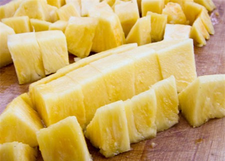 Cách làm thịt lợn kho dứa cho bữa trưa lạ miệng-2