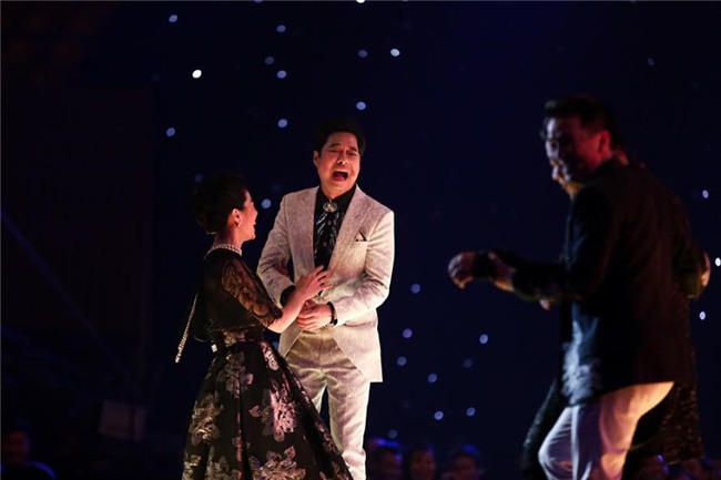 Quang Le buc boi khi Ngoc Son ep thi sinh hat theo y cua minh hinh anh 4