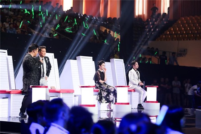 Quang Le buc boi khi Ngoc Son ep thi sinh hat theo y cua minh hinh anh 9