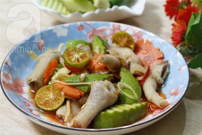 Chân gà xóc xoài xanh - món ăn vặt đang được săn lùng khắp nơi  - Ảnh 8.