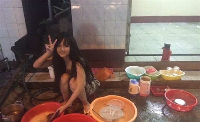 'Hot girl rua bat' Viet bat ngo duoc bao Han khen xinh, cham chi hinh anh 1