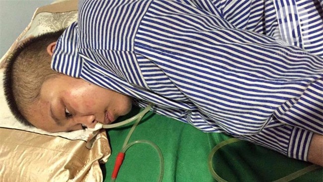 Người mẹ nằm liệt giường, để 2 con thơ bơ vơ sau tai nạn giao thông - Ảnh 2.