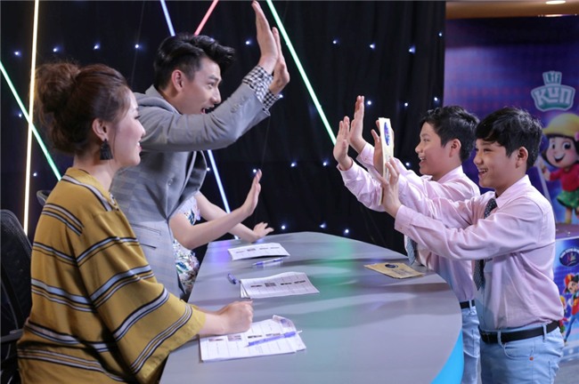 Co be khiem thi gay xuc dong tai Vietnam Idol Kids hinh anh 9