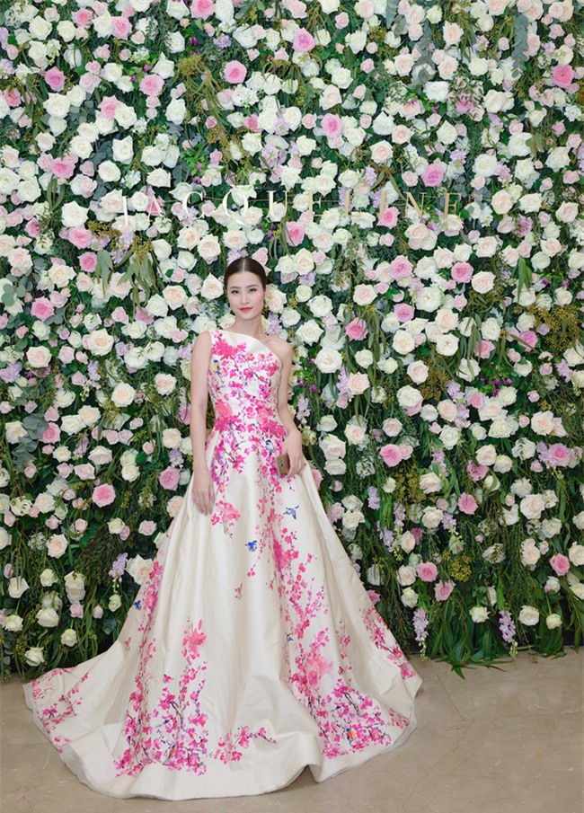 Đông Nhi: Cứ ra đường là mặc tiền tạ tiền tấn lên người, xứng đáng là Nữ thần hàng hiệu Vbiz! - Ảnh 1.