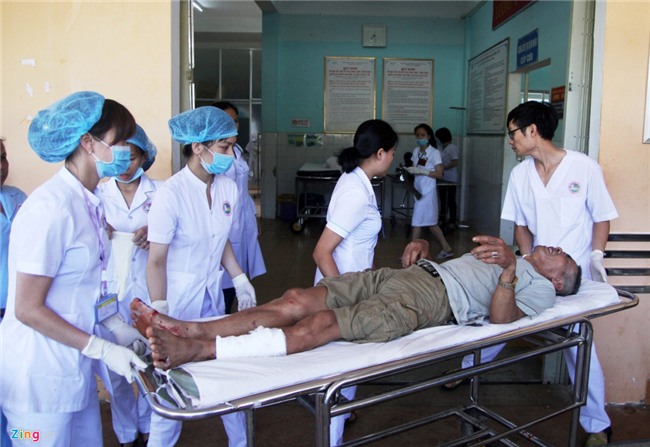 Xe dau keo chay 105 km/h khi doi dau oto khach khien 11 nguoi chet hinh anh 12