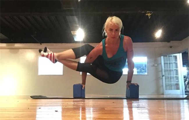 Béo bụng hết năm này qua năm khác, hãy học tập cách sở hữu eo thon con kiến của 7 phụ nữ này - Ảnh 5.