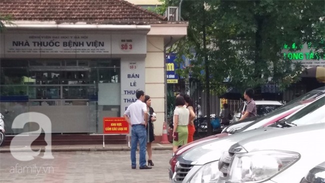 Hà Nội: Hàng chục thanh niên xông vào bệnh viện khống chế bác sĩ, tấn công bệnh nhân - Ảnh 1.