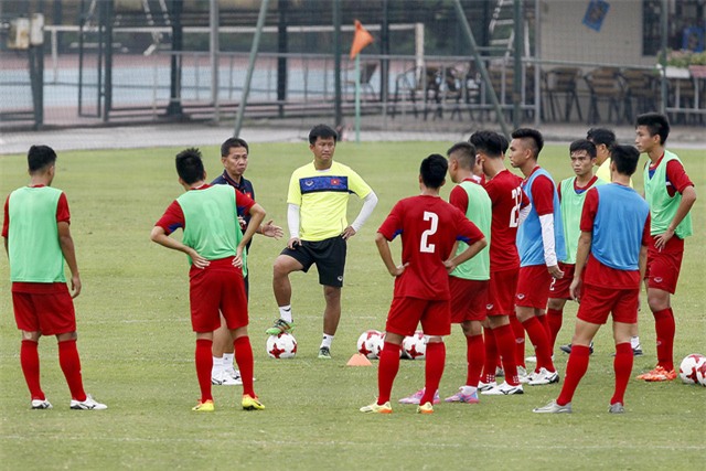 HLV Hoàng Anh Tuấn đã lựa chọn xong danh sách 21 cầu thủ dự World Cup - Ảnh: Gia Hưng