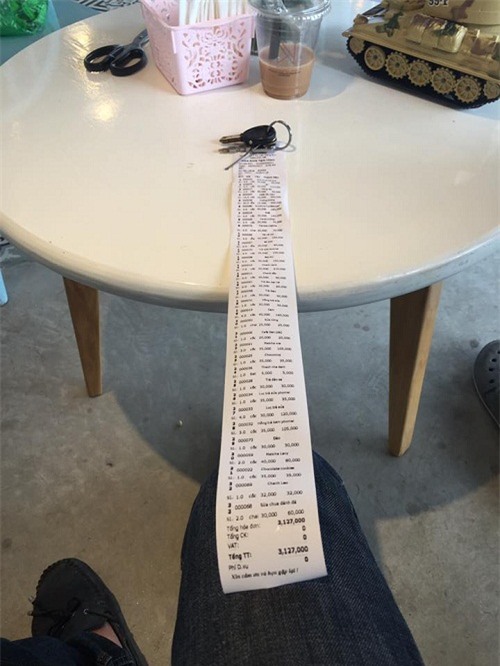 Tờ hóa đơn cuối cùng sau câu nói em rủ thêm bạn đi cho đỡ ngại - Ảnh 1.