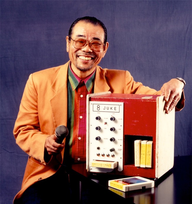 Câu chuyện khó tin ít người biết đằng sau sự ra đời của những chiếc máy hát karaoke - Ảnh 2.