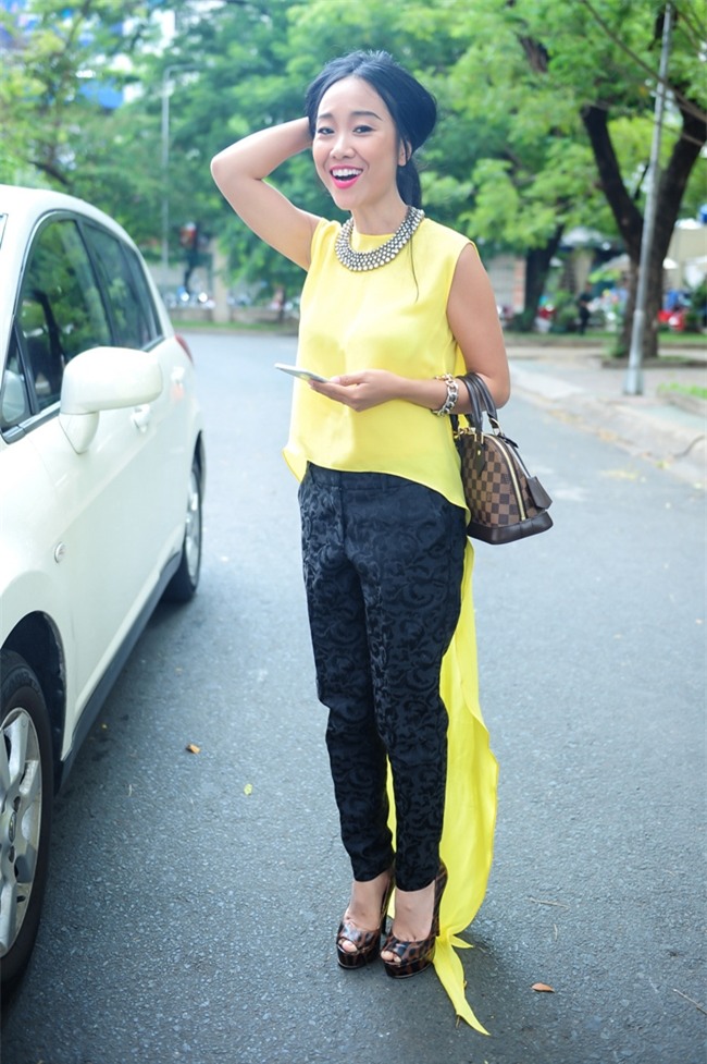 sao "cuoi" xe tien ty di cham thi: ha ho "chua la gi" voi thu minh hinh anh 18