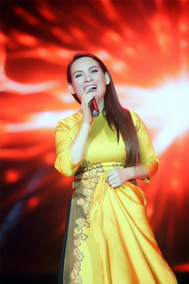 Phi Nhung: Không lấy chồng, cực nhọc mua nhà cho 5 con riêng của mẹ và chăm sóc 17 con nuôi - Ảnh 3.