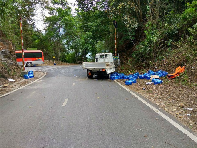 Nếu chồng đề nghị nhảy khỏi ô tô đang lao dốc, bạn có đủ tin tưởng để hành động như cô vợ này? - Ảnh 1.