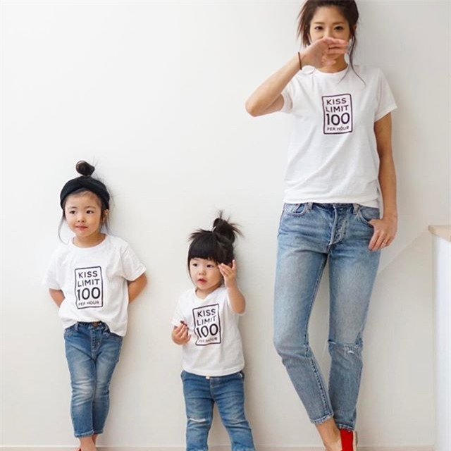 Mẹ nào có con gái mà chẳng mê diện đồng phục quá đỗi xinh xắn thế này! - Ảnh 2.