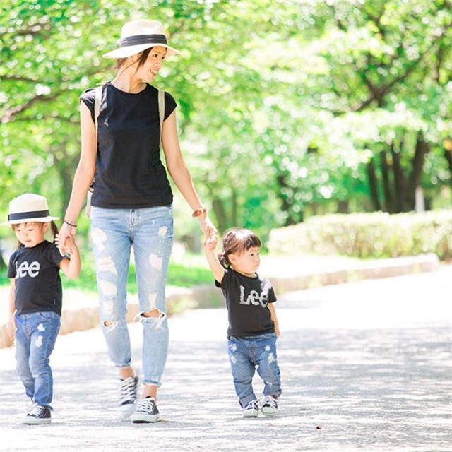 Mẹ nào có con gái mà chẳng mê diện đồng phục quá đỗi xinh xắn thế này! - Ảnh 3.