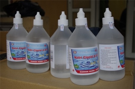 Hàng triệu mẹ nhầm lẫn khi sử dụng nước muối sinh lý - Ảnh 1.