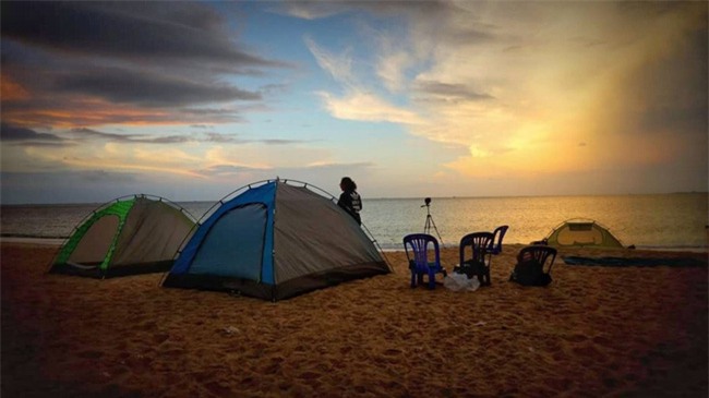 Cắm trại đêm, đón bình minh ở biển Vĩnh Hảo - Ảnh 5.