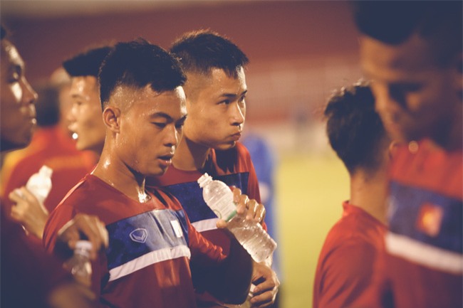 Vỡ mộng World Cup, thần đồng của bầu Đức buồn não nề trong buổi tập của U20 Việt Nam - Ảnh 9.