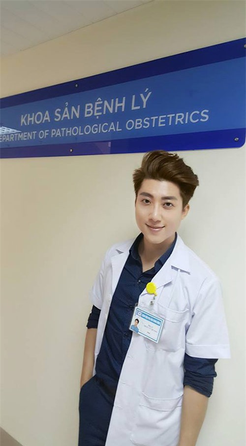 bac si phu san hn dep nhu tai tu khoe anh sieu am 3 thai cua me vo sinh gay xuc dong - 4