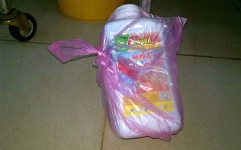 cai nhau voi vo chong cho 2 con uong thuoc diet co tu tu hinh 1