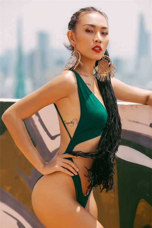 muon khoe duoc vong 3 cong vut nhu sao viet hay sam ngay kieu ao tam nay - 3