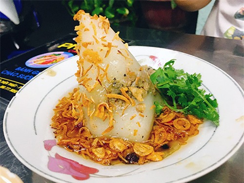 trua nong, di an ngay pho chua xu lang doc nhat vo nhi o sai gon - 7