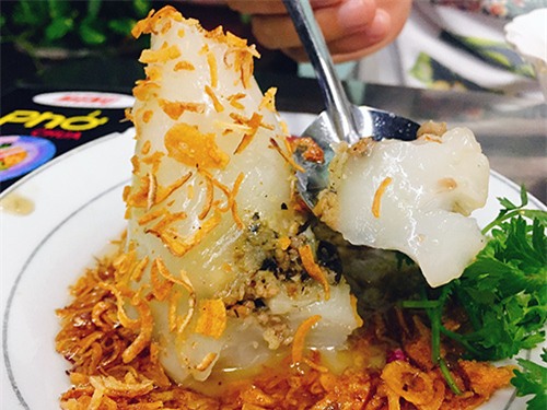 trua nong, di an ngay pho chua xu lang doc nhat vo nhi o sai gon - 8