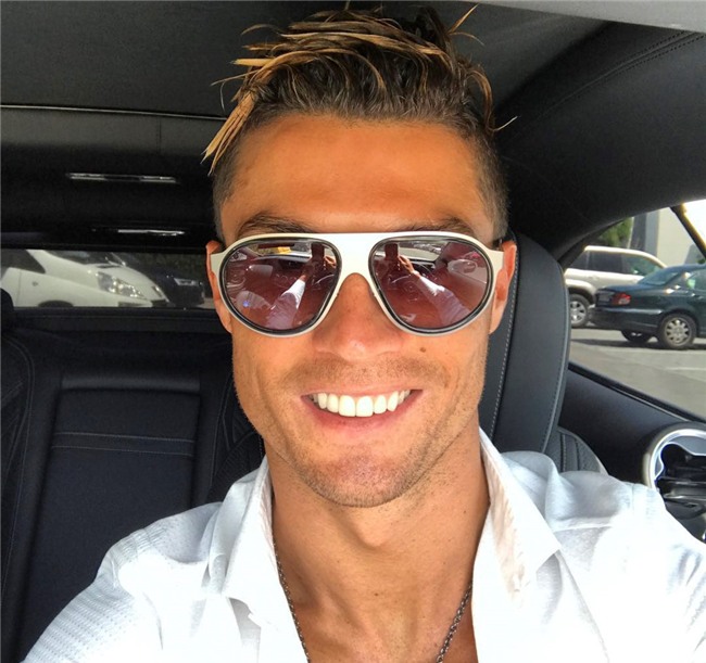 Ronaldo va ban gai nong bong trong ky nghi ngan ngay hinh anh 8