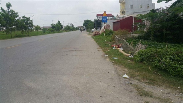 Hiện trường vụ tai nạn khiến 2 ông cháu bị thương. Ảnh: H.Ninh